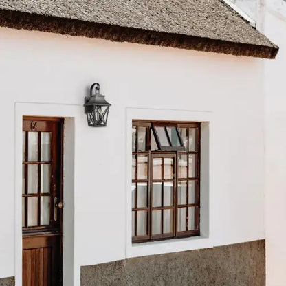 Farol LED de Pared para Exterior | Diseño Clásico y Sofisticado